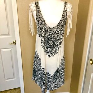 VOLCOM swimsuit coverup. Sooo cute. Macrame shoulders. Tie back. Size M/12